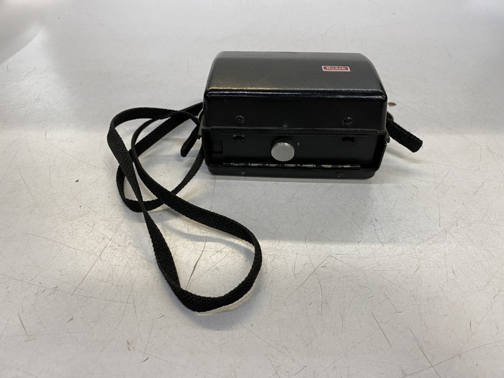 Camera, Kodak Instamatic, with plastic Case, Black, 1970s+, Plastic