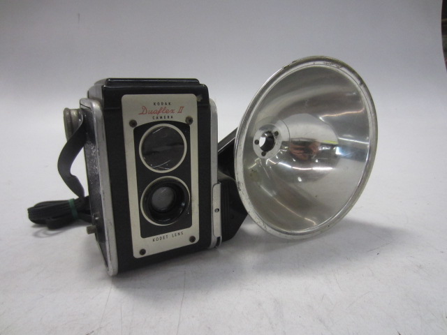 Dualflex II.  Some Scratchmarks And General Wear On Inside Of Flash., Black, Kodak , 1950+, Plastic