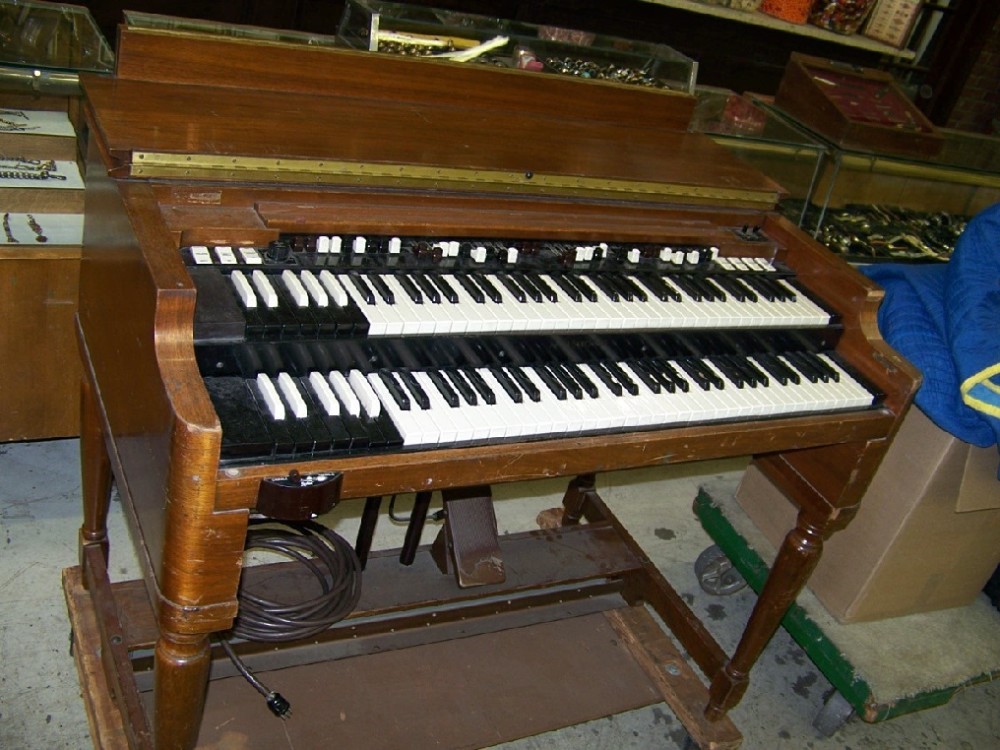 Keyboard, Organ, B-3 Organ, Introduced 1954, Plactical, Comes With Power Cable, Leslie Speaker Cable, And Chair, Foot Bass Pedal Available, Playwear, Brown, Hammond, 1950+