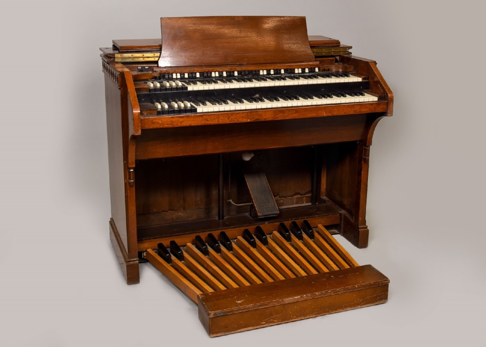 Keyboard, Organ, Hammond C3 Organ, Introduced 1954, Playwear, Footbase Pedal Available, Comes With Dolly, Must go with Leslie Speaker to be Practical, Brown, Hammond, 1950+