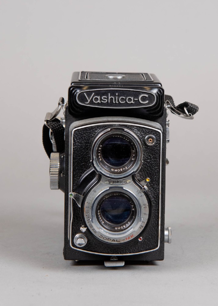 Camera, DLR, Yashica-C, Ser.No.805681, Introduced 1951, Black, Rolleiflex, 1950s+, Vinyl, Germany