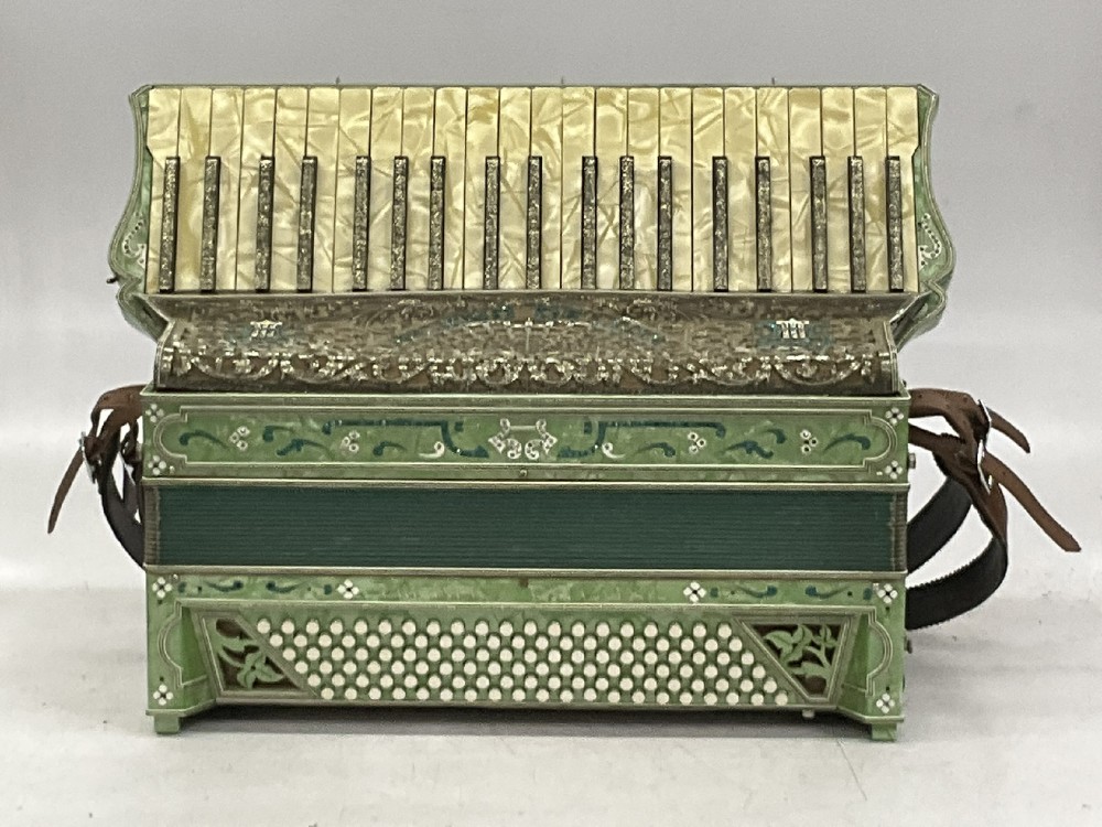 Accordian, Milano Deluxe, Avocado Green with Gold Keys, Brown Leather Strap included, in Case #33264460, Green