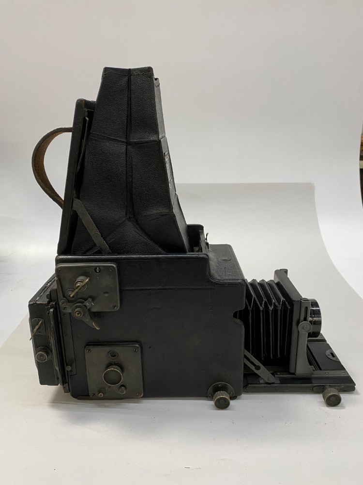 Camera, RB Auto Graflex, Top View, Folmer & Schwing/Eastman Kodak Company, Top-Handle Model, Black, 1920s+, Wood