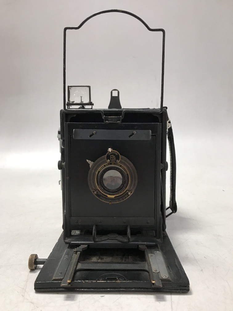 Camera, Speed Graphic Pre-Anniversary Model, Compur Lens, One Film Magazine, Black, 1930s+, Wood, USA