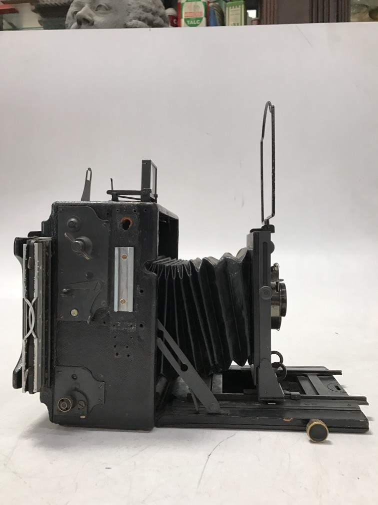 Camera, Speed Graphic Pre-Anniversary Model, Compur Lens, One Film Magazine, Black, 1930s+, Wood, USA
