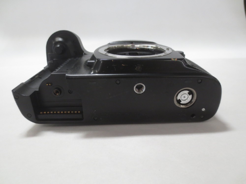 Camera, 35mm, Canon EOS-1 Camera Body, Serial Number 156196, Practical, Black, Canon, 1980+, Plastic