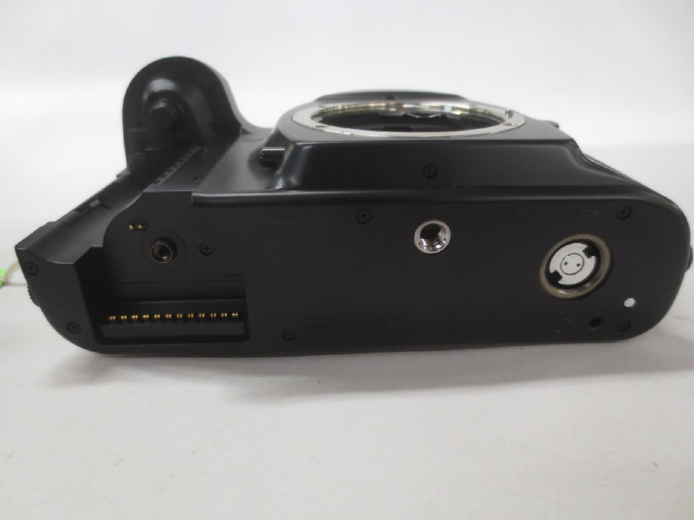 Camera Body, 35mm, Canon Model EOS-1, Serial Number 123268, Practical (Accepts And Works With Flash Unit), Black, Canon, 1990s+, Plastic