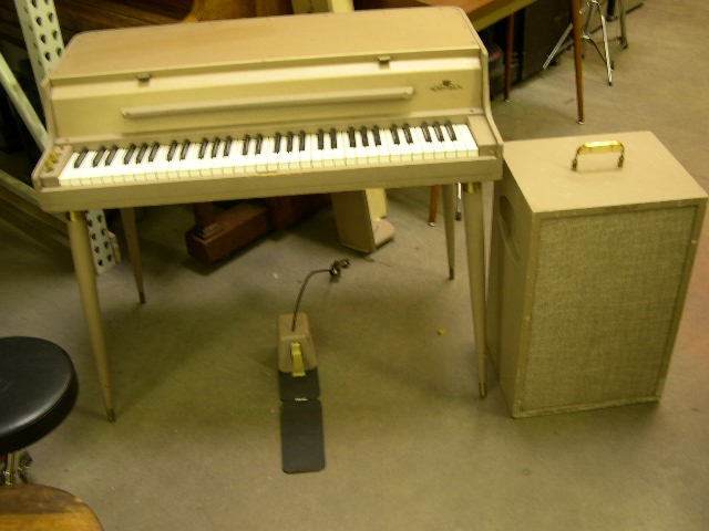Keyboard, Piano, Electric Piano, Wurlitzer Electric Piano, Model 140B, Has Cover, Practical, Matching Amplifier Included, Tan, Wulitzer , 1960s+, 34"H, 39"W, 22"D