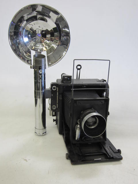 Speed Graphic With Side Flach, Sync Cord And Film Holder, Silver, Crown Graphic