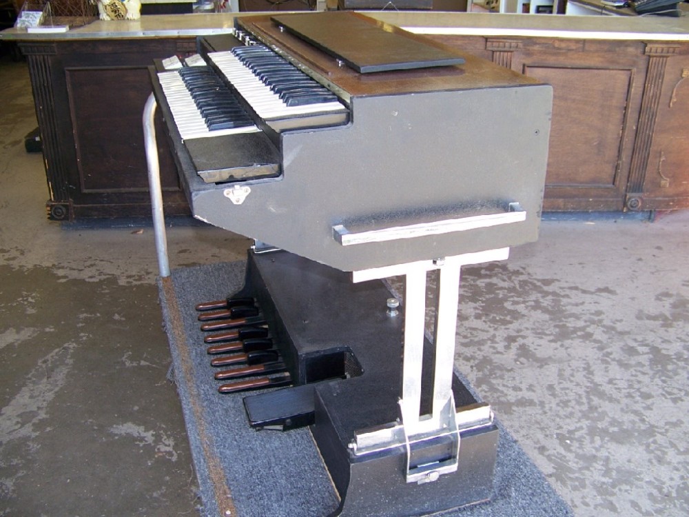 Keyboard, Organ, Hammond Porta-B Organ, Introduced 1969,  Practical, Woodgrain, Hammond, 1960+